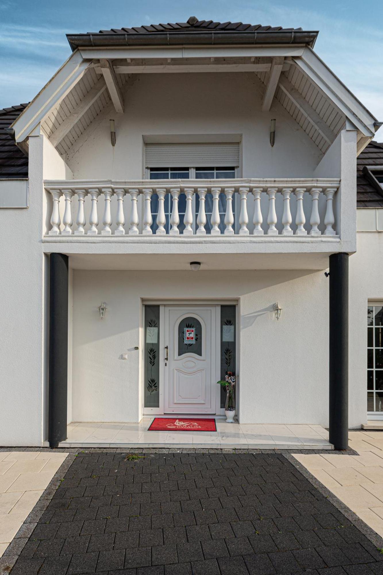Gites Spa Strasbourg - Villa Ours - Spa Prive, Sauna, Borne D'Arcade, Babyfoot Ittenheim Exterior photo